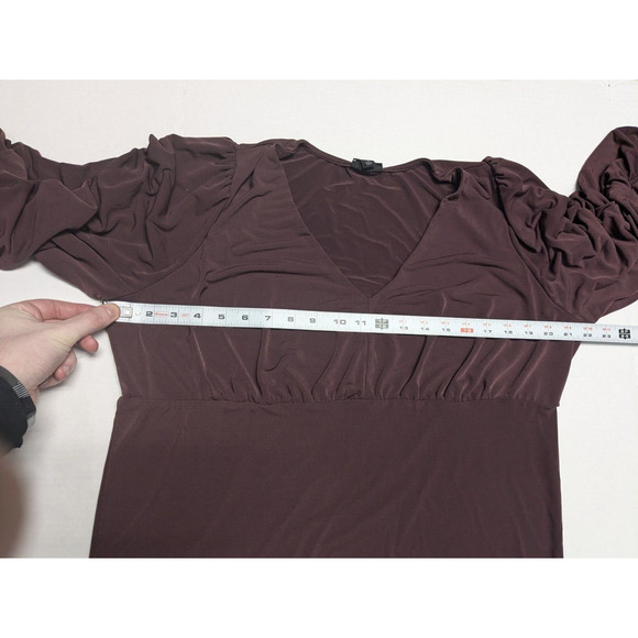 Torrid V Neck Size 1 Dark Red Quarter Sleeve Shirred Top 3/4 blouson sleeves - Picture 2 of 7